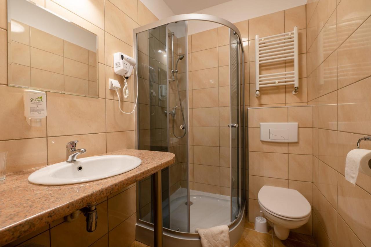 Szumi Las Events & Apartments Regimin Bagian luar foto